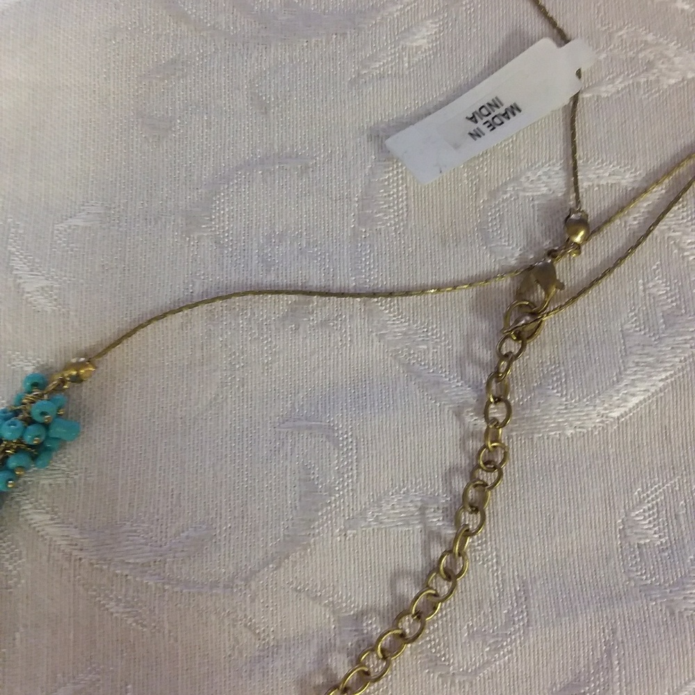 Beaded turquoise blue necklace - Picture 5 of 5